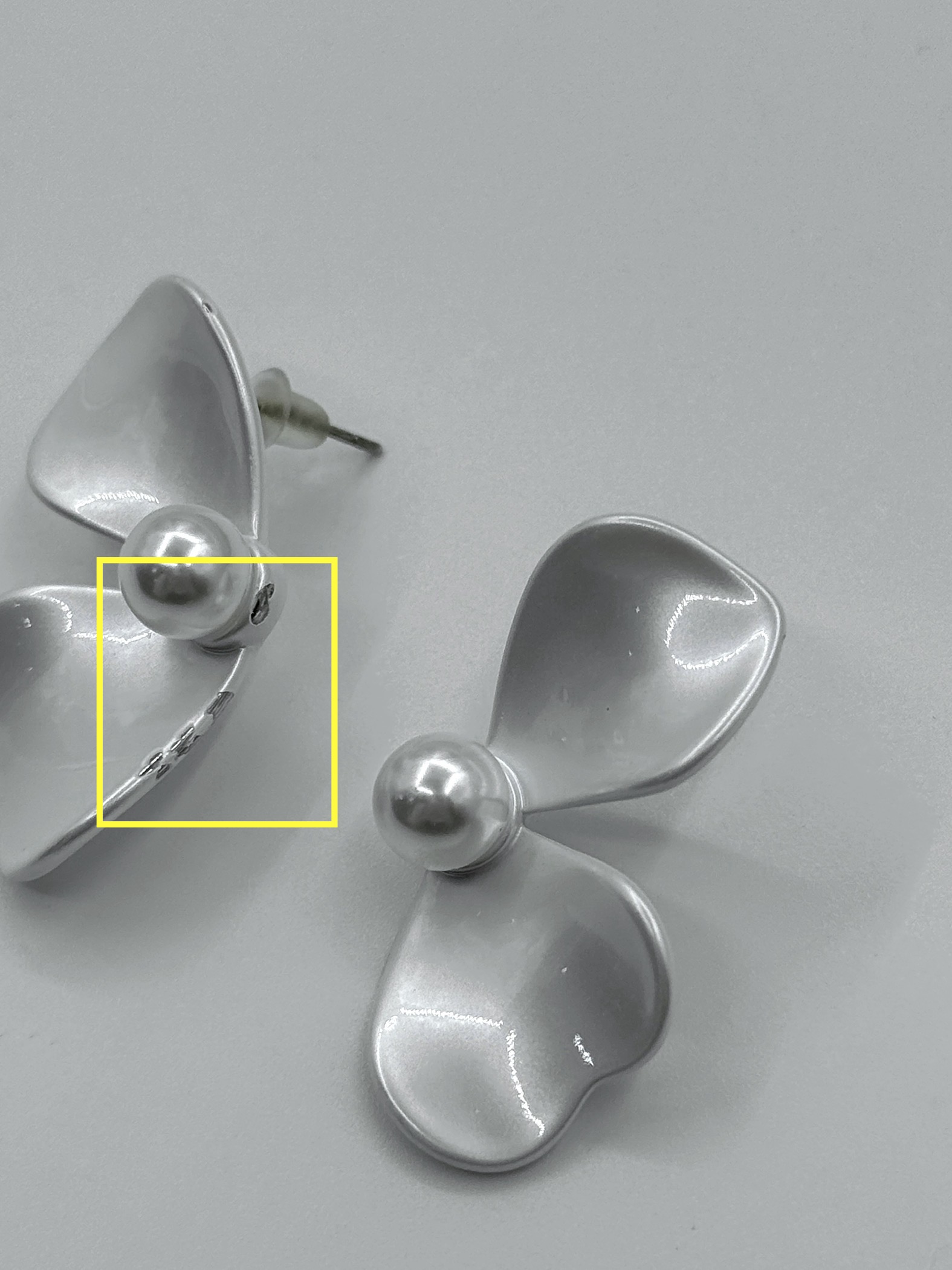 Sang-Hee Petal Ear Studs (Rejected)-The Black Bow-
