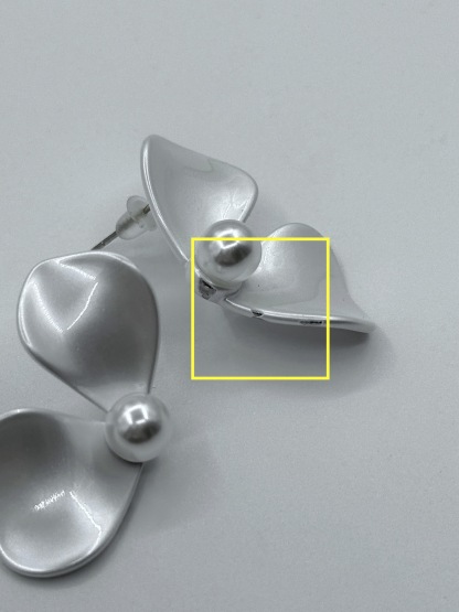 Sang-Hee Petal Ear Studs (Rejected)-The Black Bow-