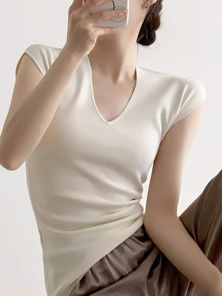 March V-Neck Knit Top-The Black Bow-