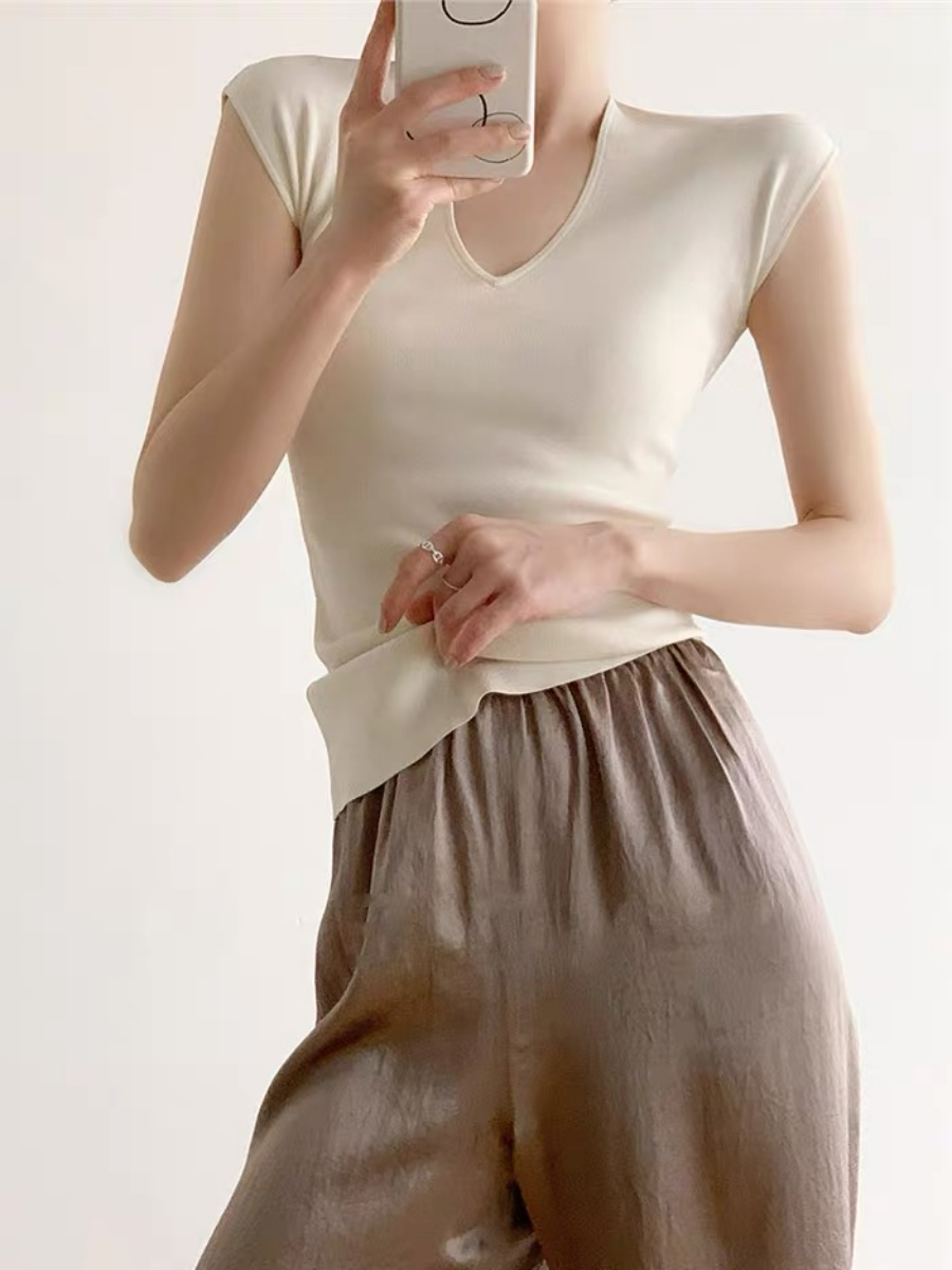 March V-Neck Knit Top-The Black Bow-