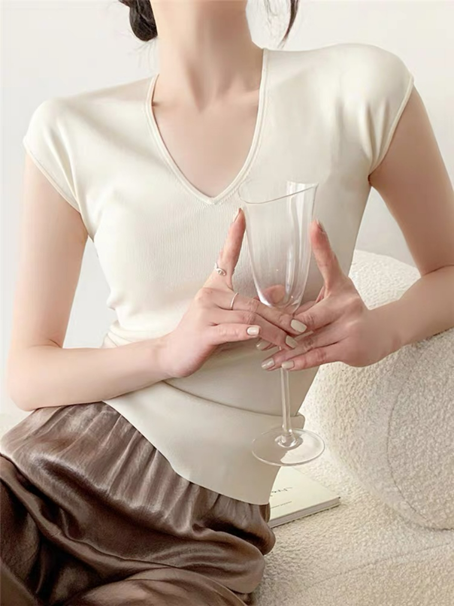 March V-Neck Knit Top-The Black Bow-