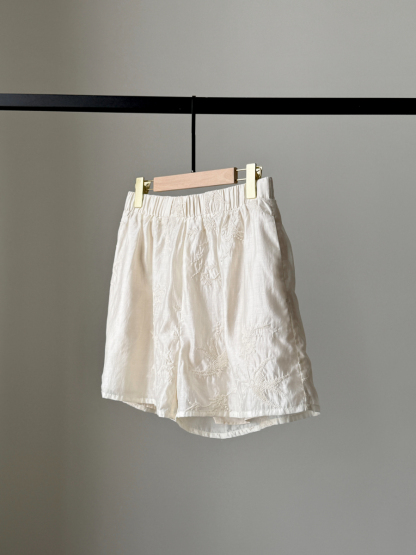 Cang Heng Graceful Embroidered Shorts (Discounted-XL Size)-The Black Bow-