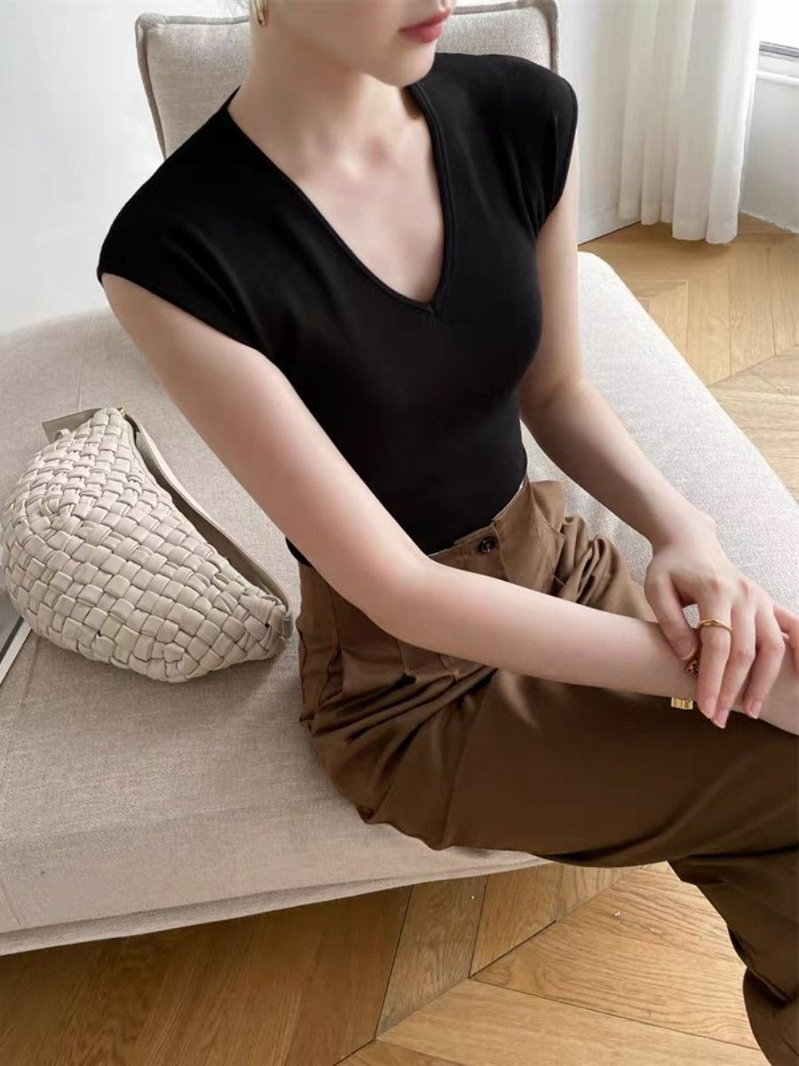 March V-Neck Knit Top-The Black Bow-