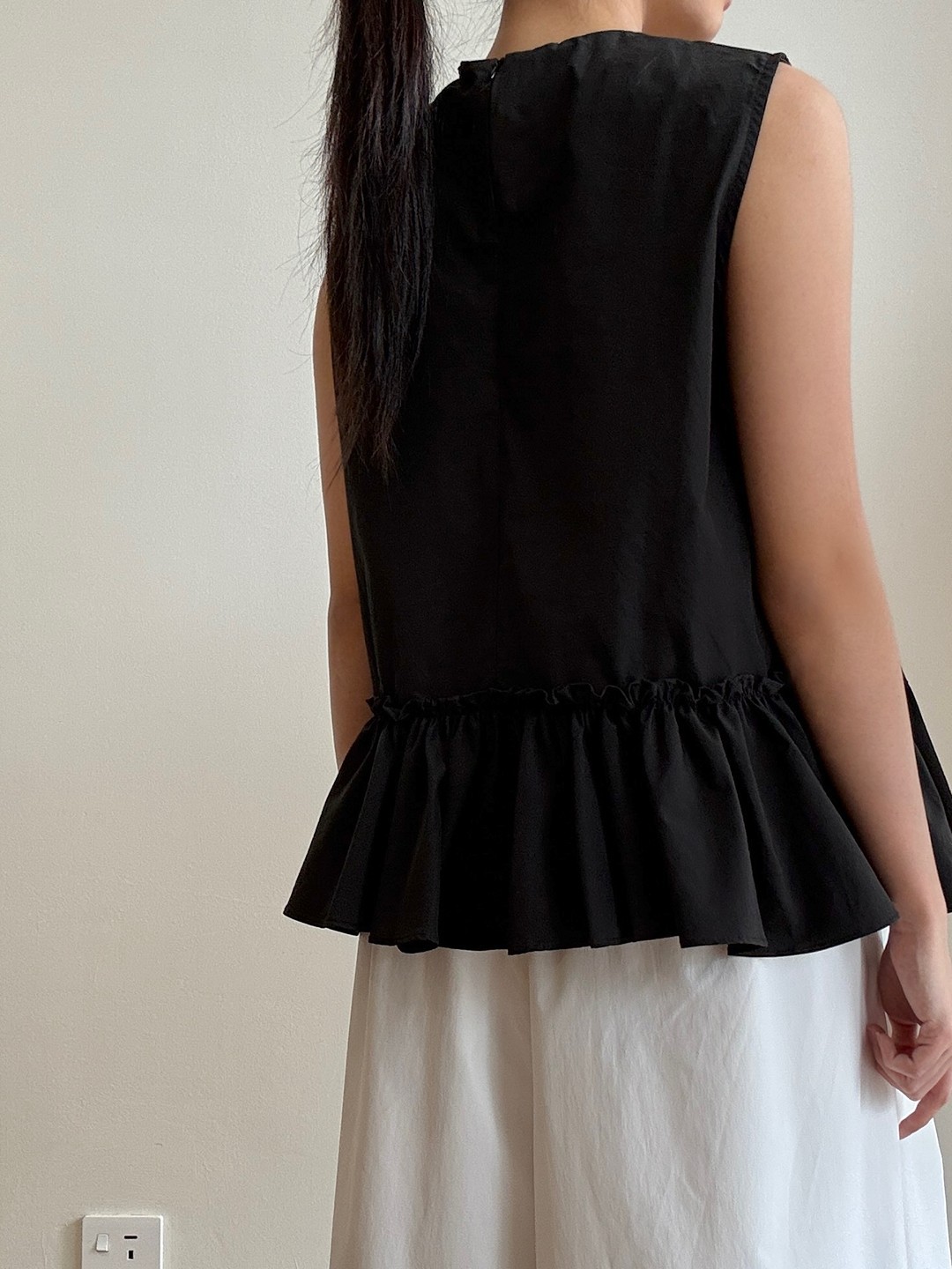 Viktoria Asymmetrical Ruffle Hem Top