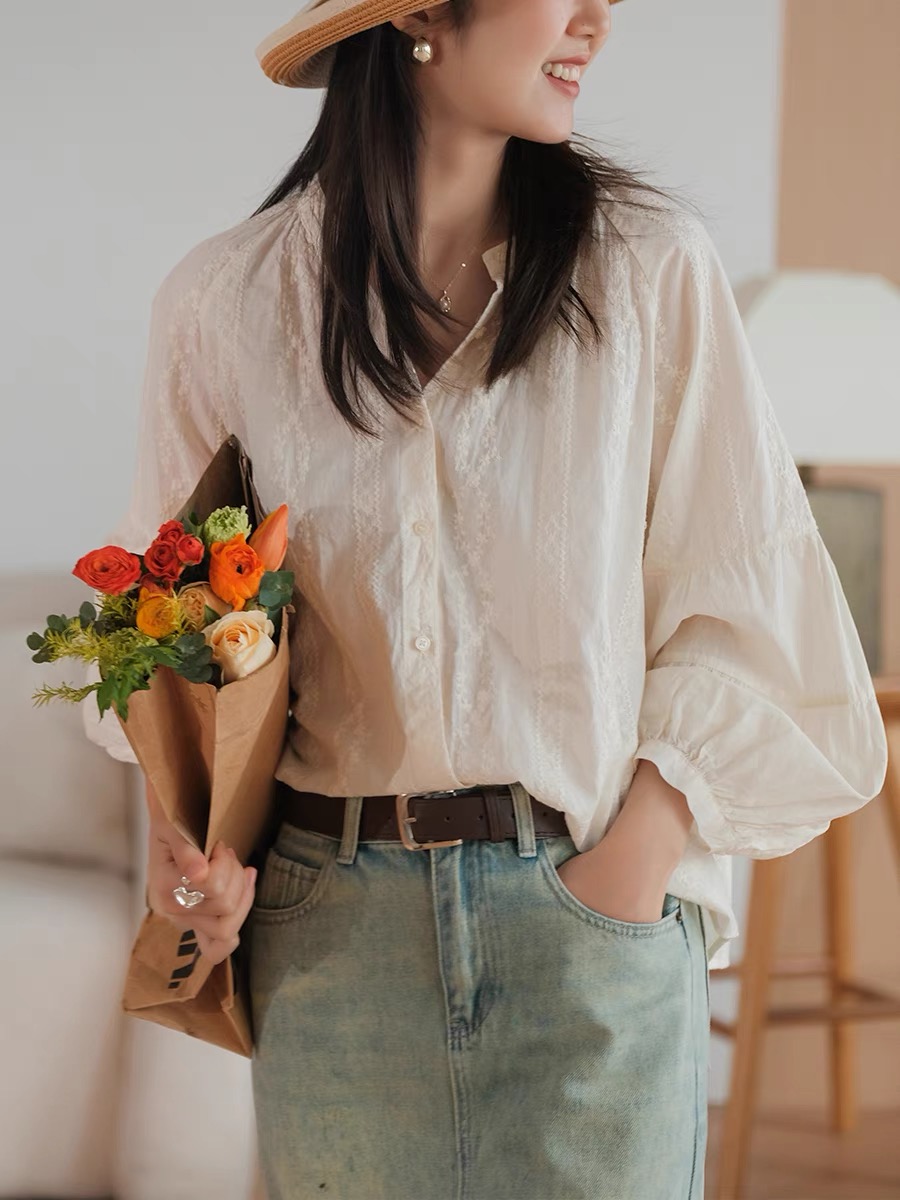 Ling Feng Stand Collar Floral Embosed Top