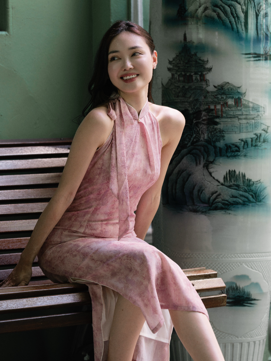 Shuang Han Ribbon Tie Halter Neck Cheongsam