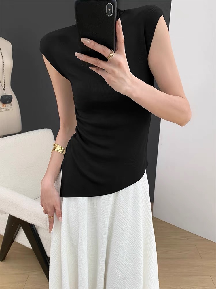 Ellie High Neck Side Ruched Back Button Knit Top-The Black Bow-