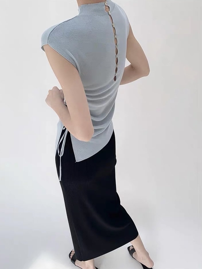 Ellie High Neck Side Ruched Back Button Knit Top-The Black Bow-