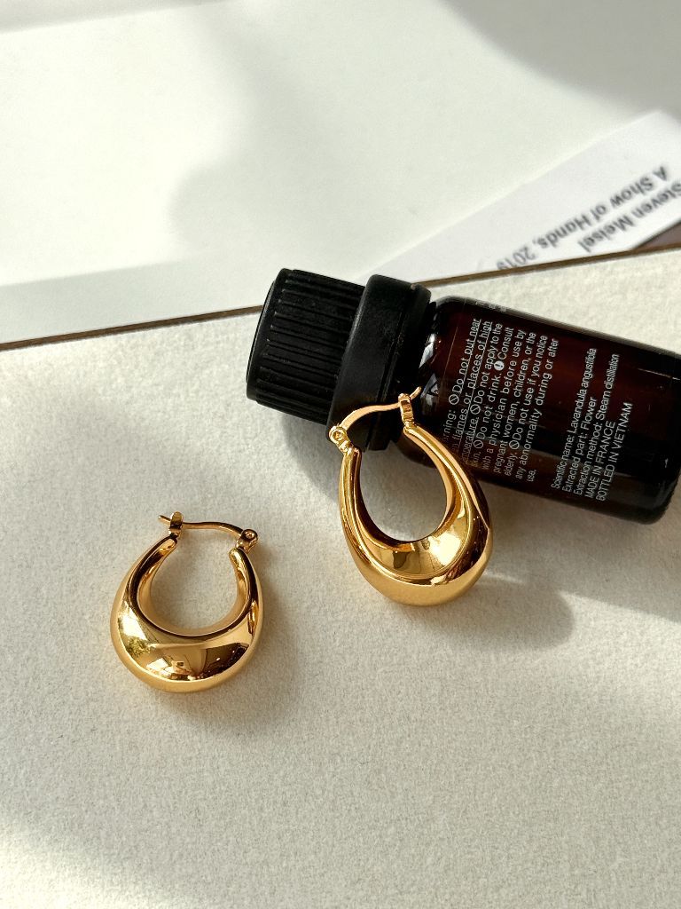 Haw-Young Hoop Earrings