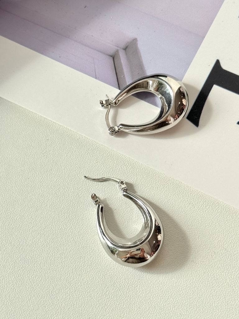 Haw-Young Hoop Earrings