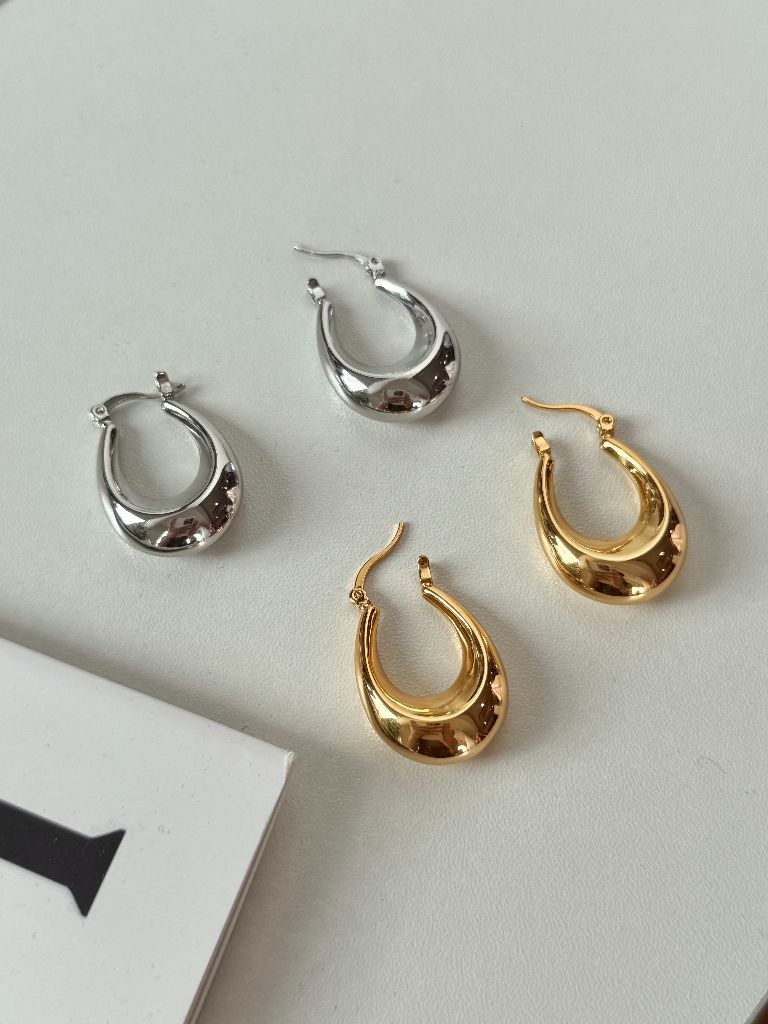 Haw-Young Hoop Earrings