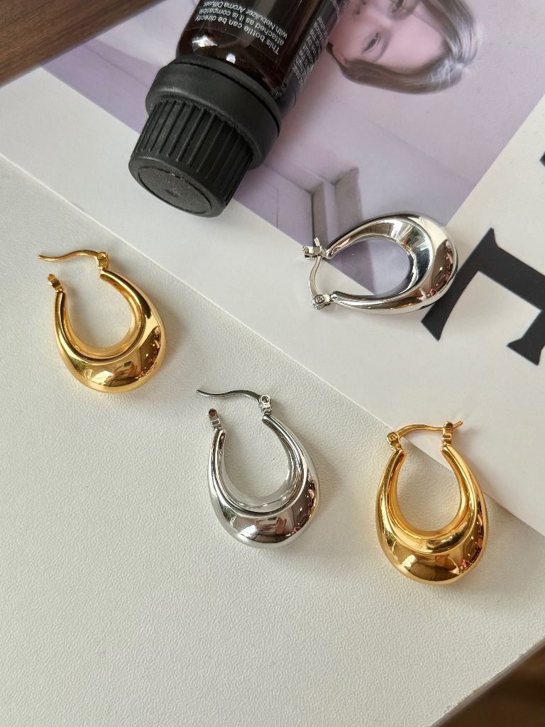 Haw-Young Hoop Earrings