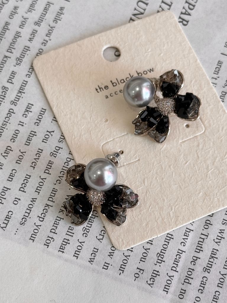 Young-Mi Midnight Pearl Blossoms Ear Studs