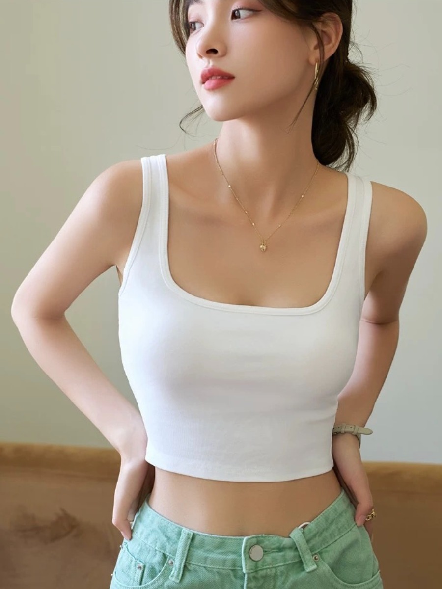 Quinta V-Back Padded Crop Top