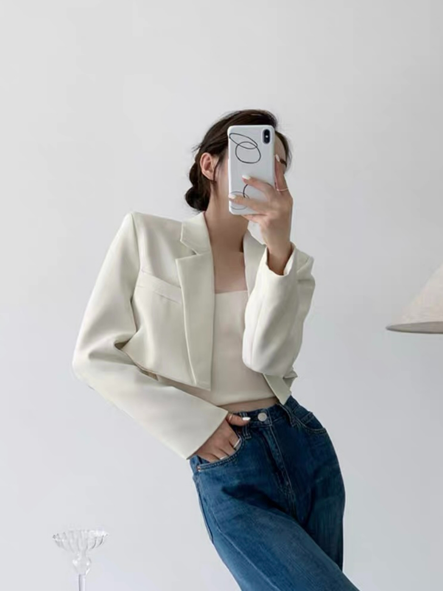 Lainey Lapel Collar Buttonless Cropped Blazer-The Black Bow-