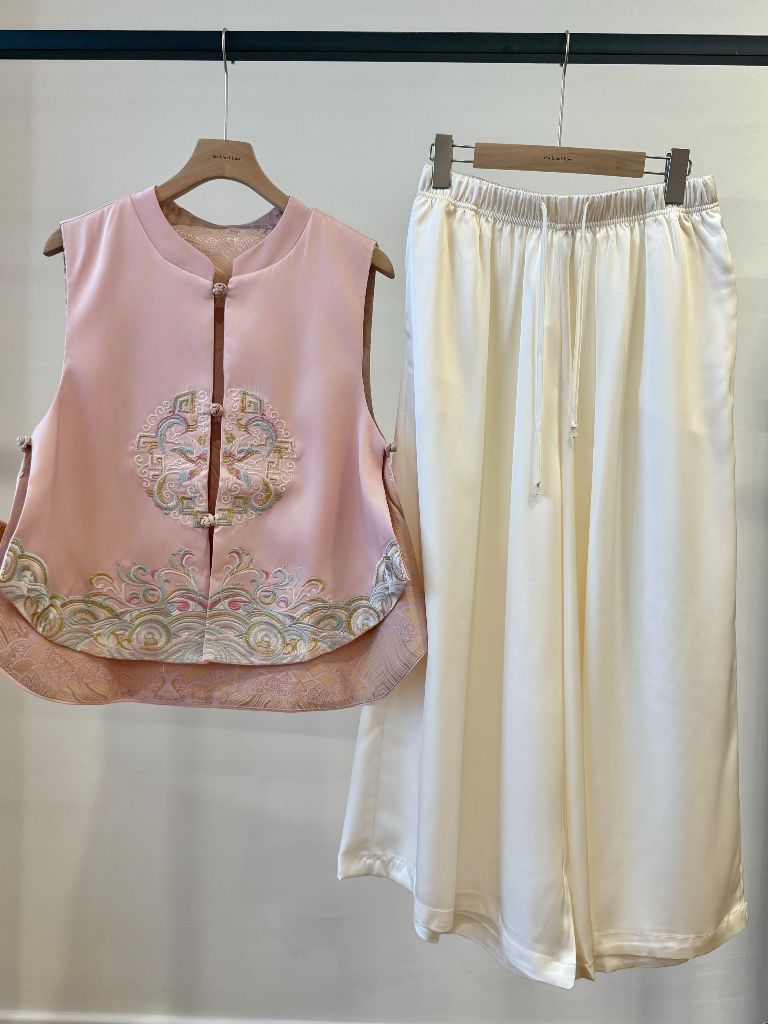 Shuang Qi Pankou Two Sided Oriental Vest