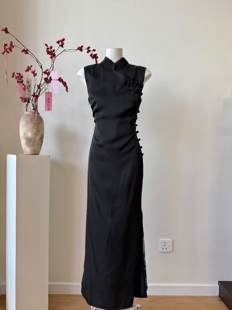 Shuang Ze Side Slide Lacey Cheongsam