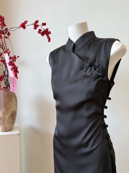 Shuang Ze Side Slide Lacey Cheongsam