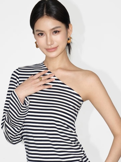 One Shoulder Top 1