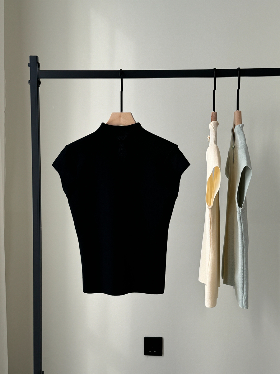 Zhi Qiu Oriental Knit Top with Pankou