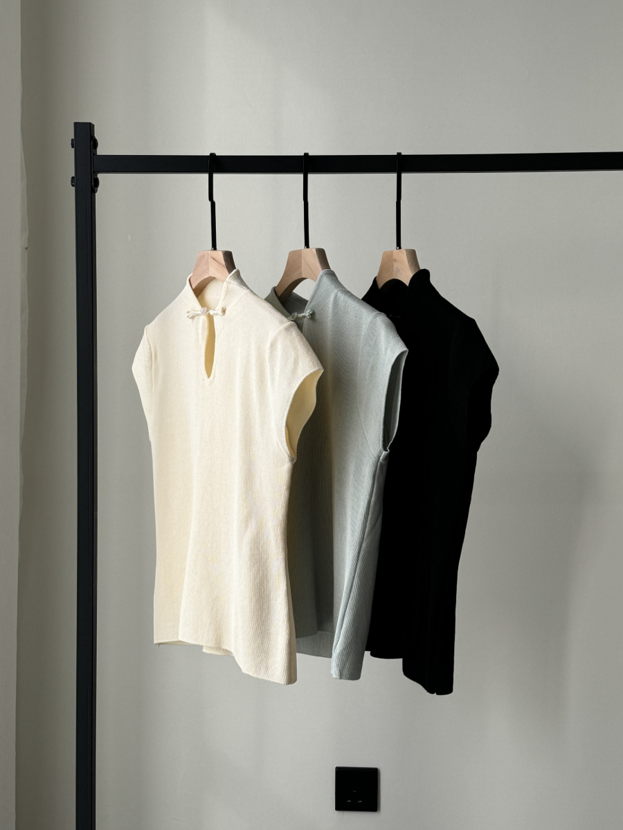 Zhi Qiu Oriental Knit Top with Pankou-The Black Bow-