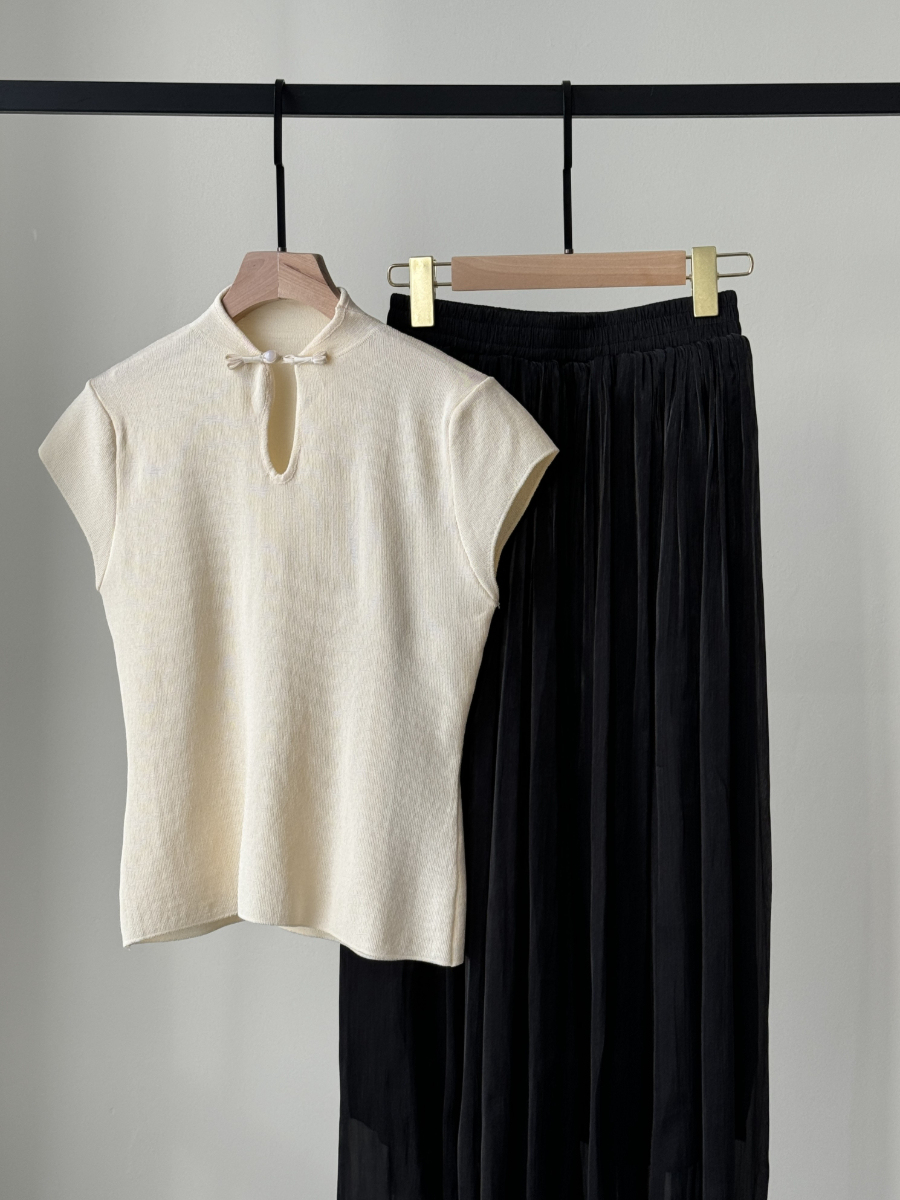 Zhi Qiu Oriental Knit Top with Pankou-The Black Bow-