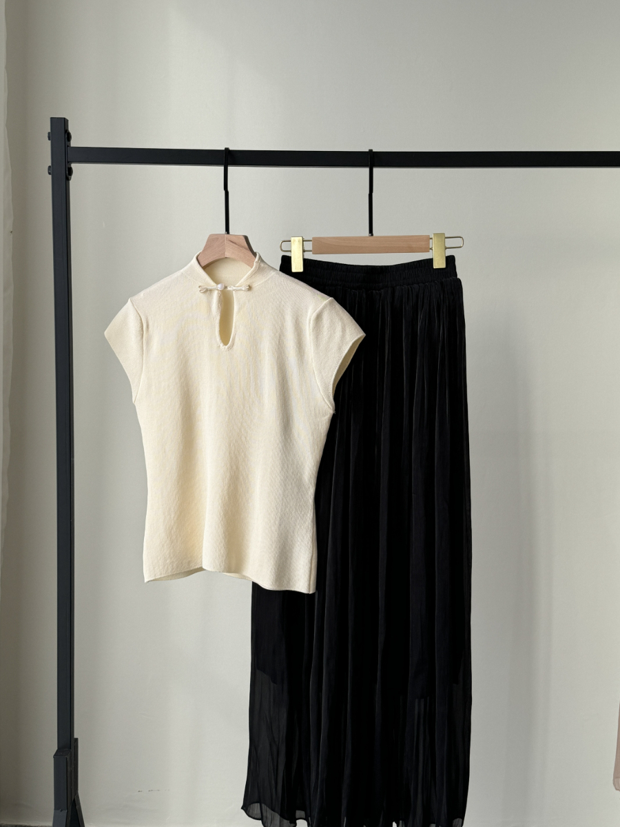 Zhi Qiu Oriental Knit Top with Pankou-The Black Bow-