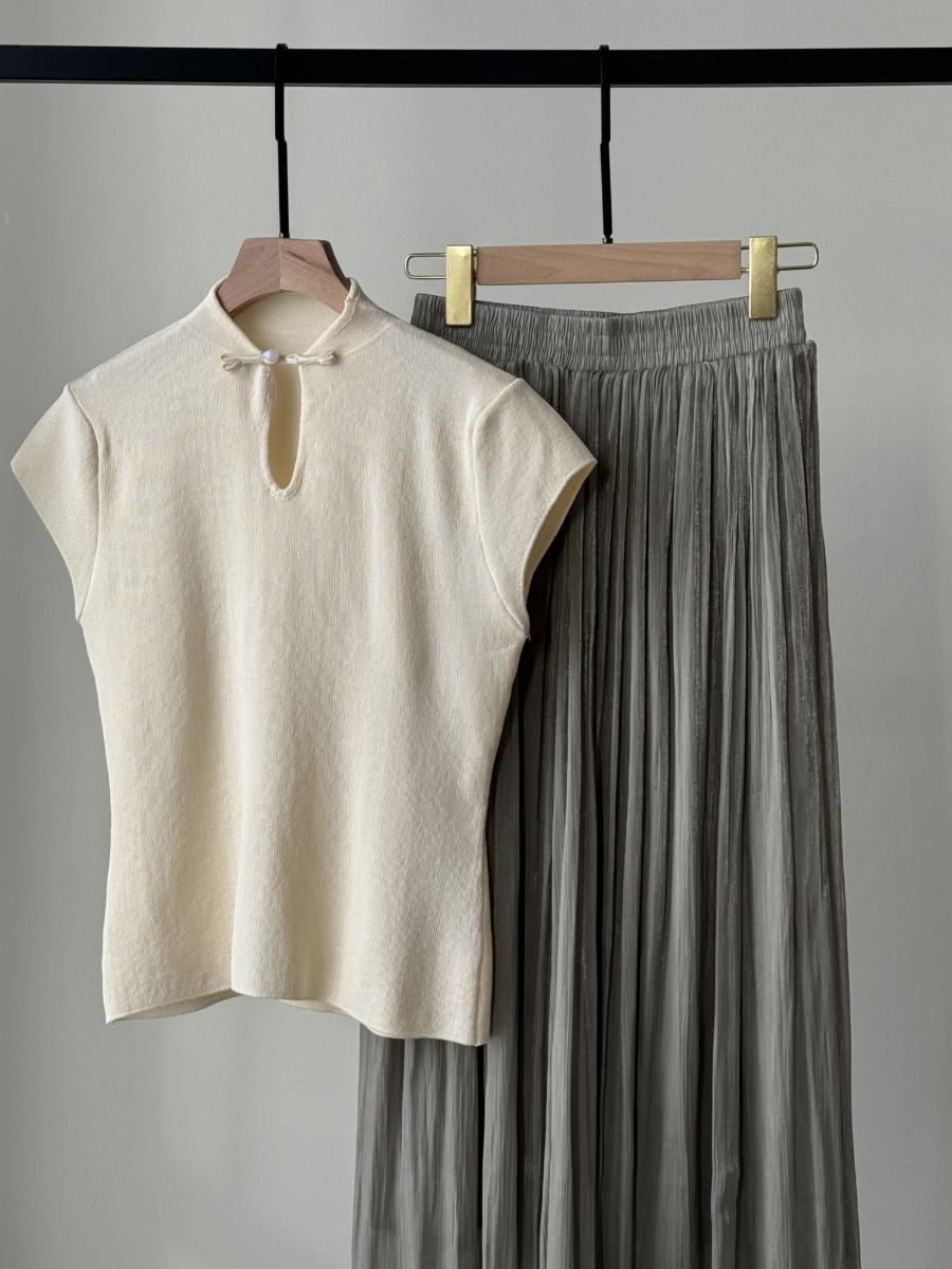Zhi Qiu Oriental Knit Top with Pankou-The Black Bow-
