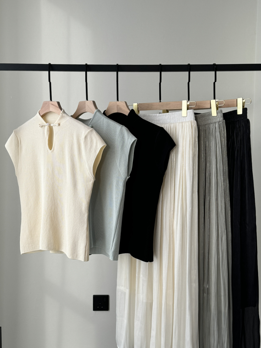 Zhi Qiu Oriental Knit Top with Pankou-The Black Bow-