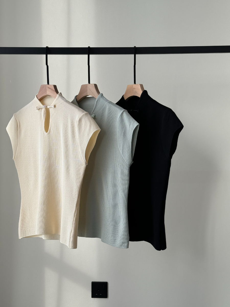 Zhi Qiu Oriental Knit Top with Pankou-The Black Bow-
