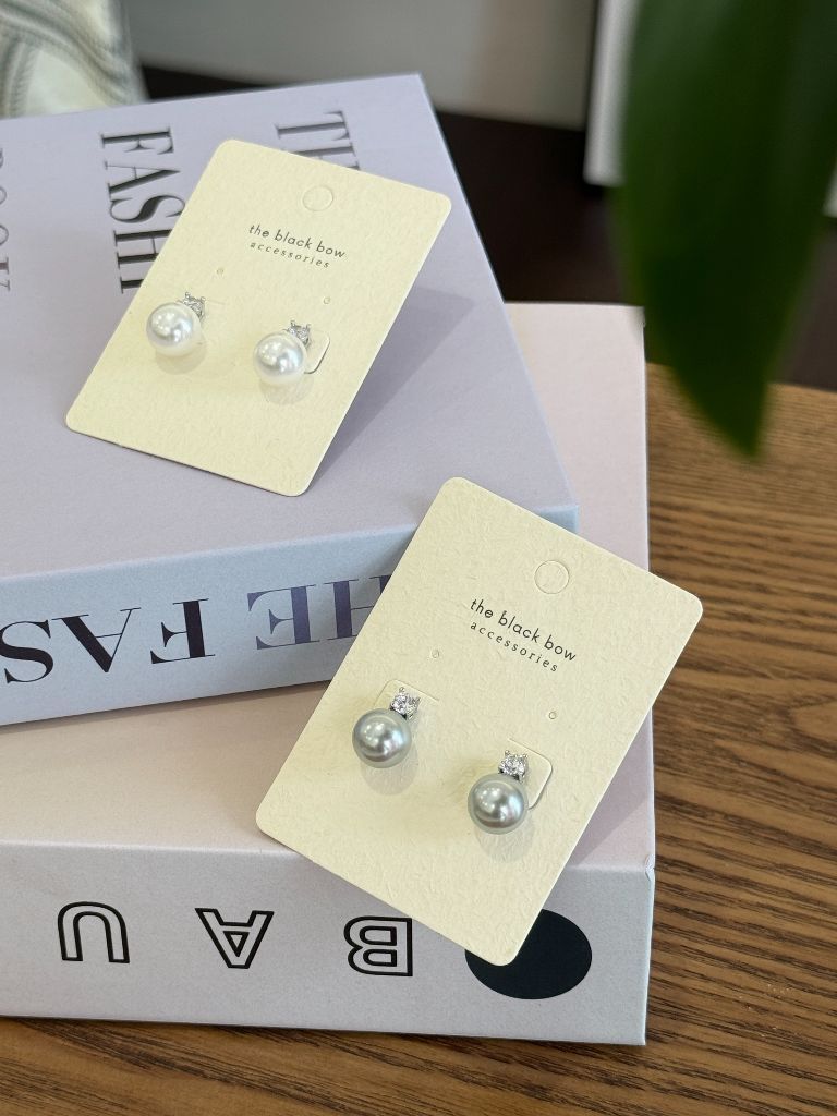 Seo-Ah Pearl Ear Studs (POS)