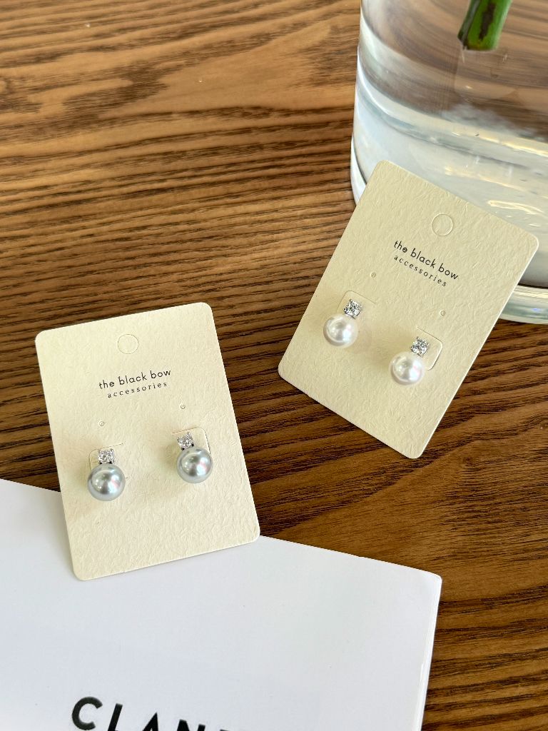 Seo-Ah Pearl Ear Studs (POS)