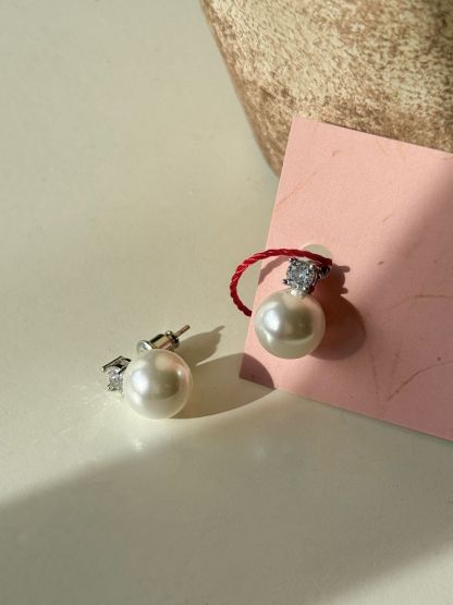 Seo-Ah Pearl Ear Studs (POS)