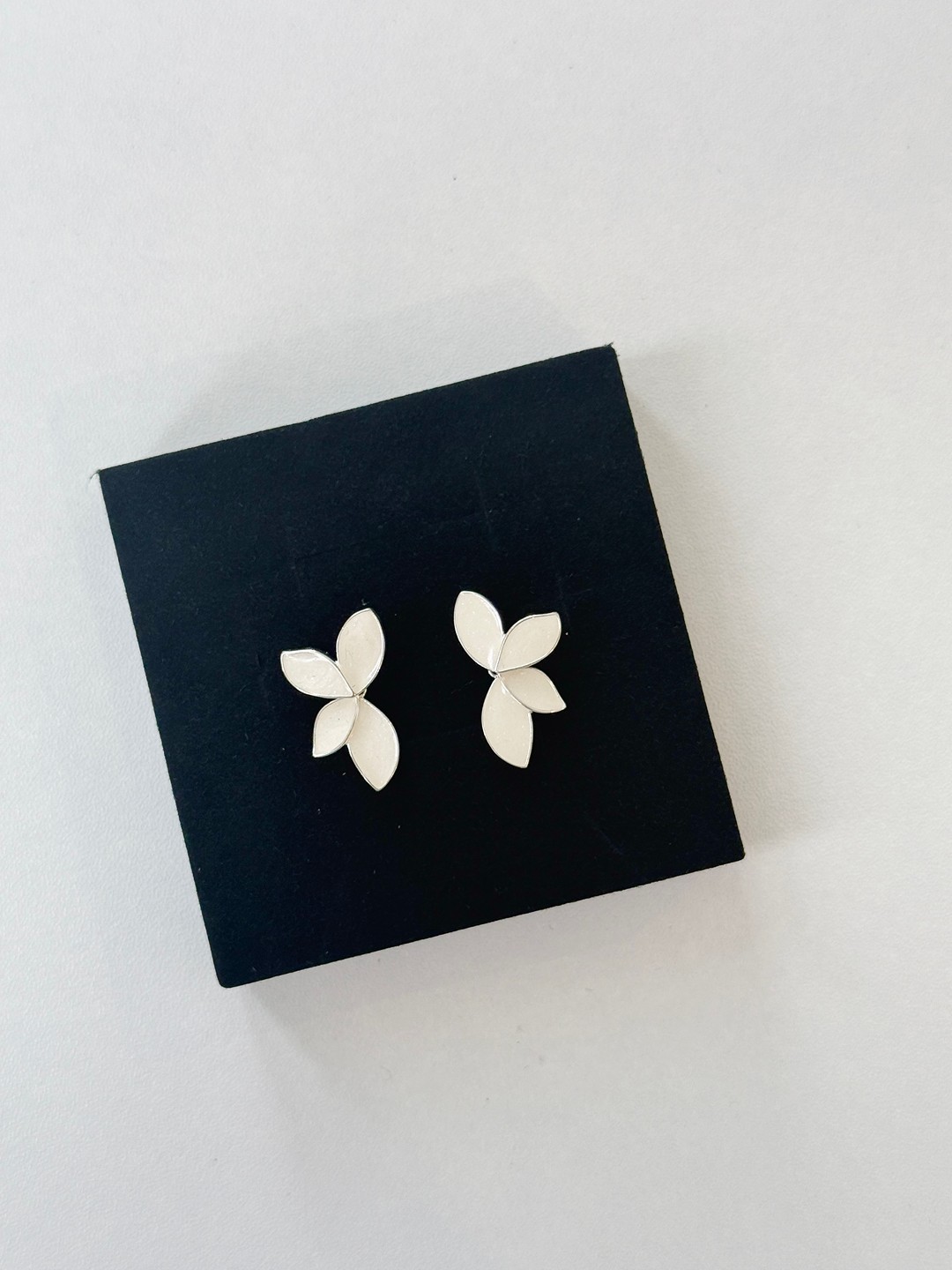 Ga-Eul Petal Stud Earrings