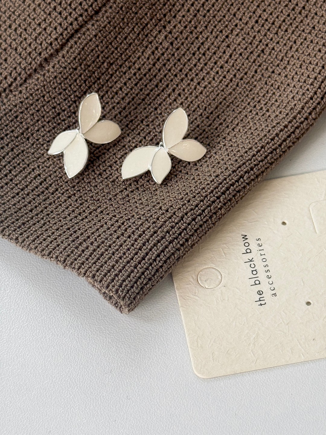 Ga-Eul Petal Stud Earrings