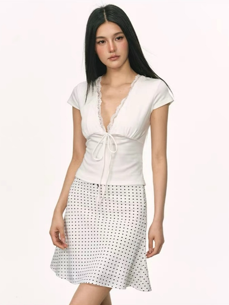 Omyra Deep-V Cut Lacey Trim Top