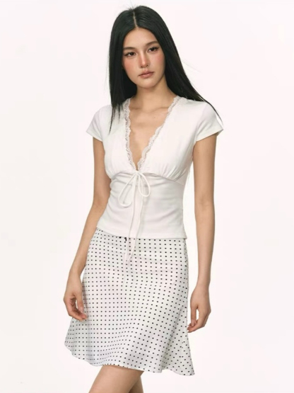 Omyra Deep-V Cut Lacey Trim Top