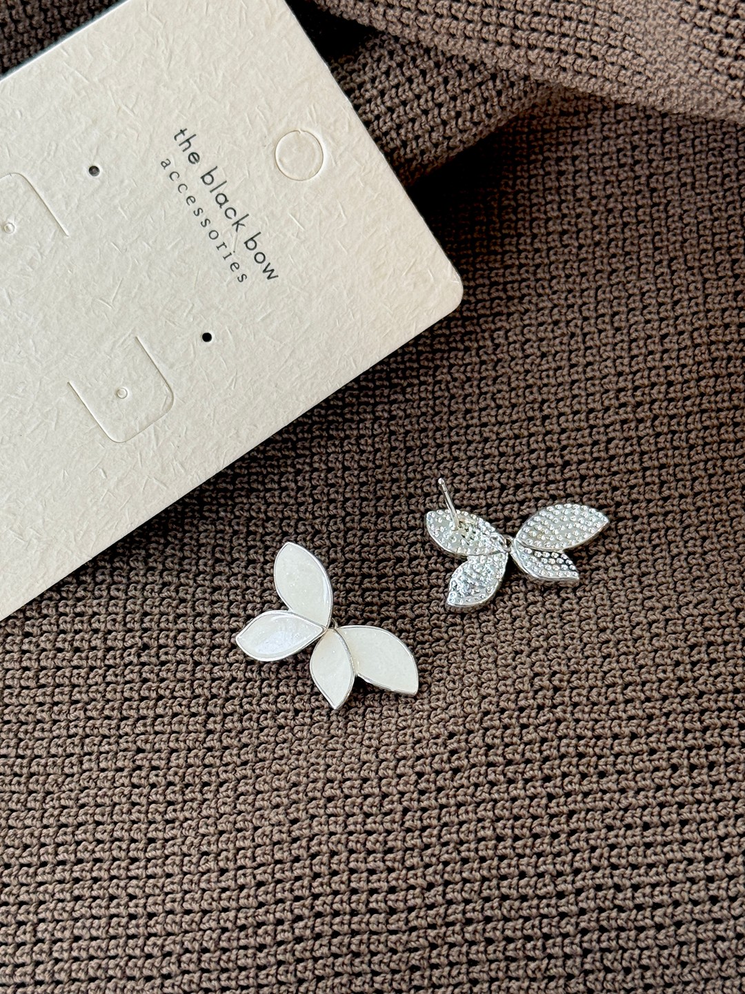 Ga-Eul Petal Stud Earrings
