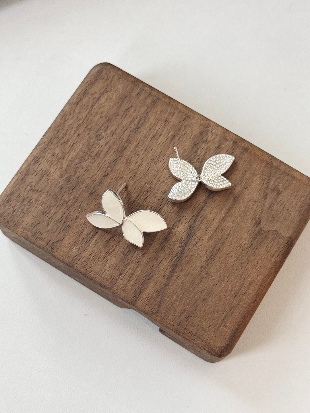 Ga-Eul Petal Stud Earrings