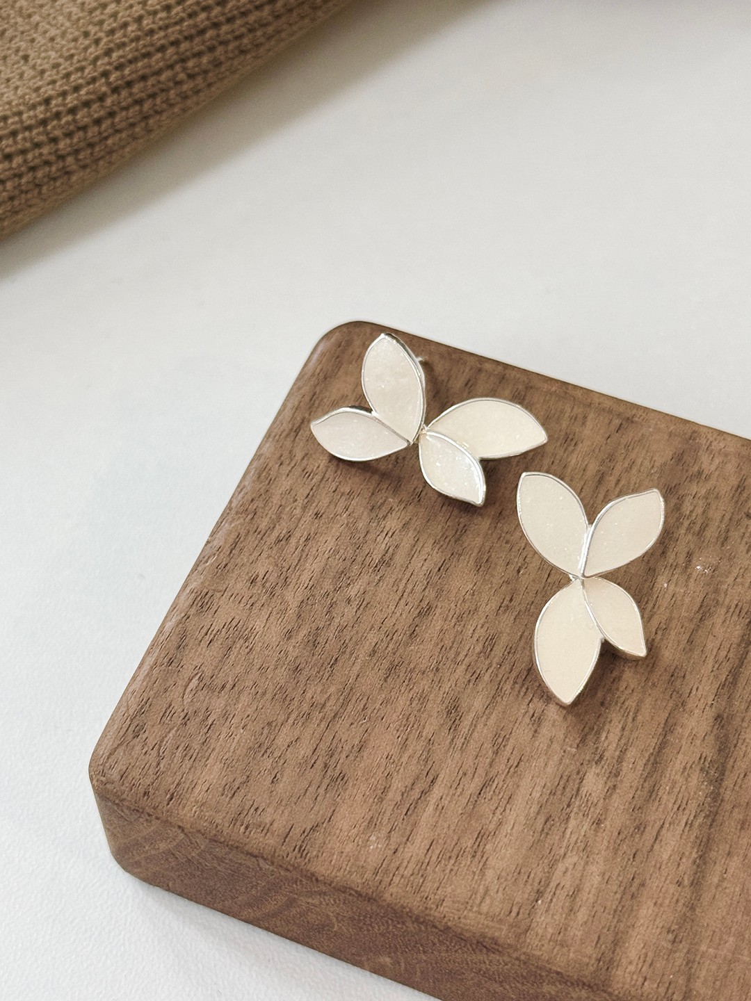 Ga-Eul Petal Stud Earrings