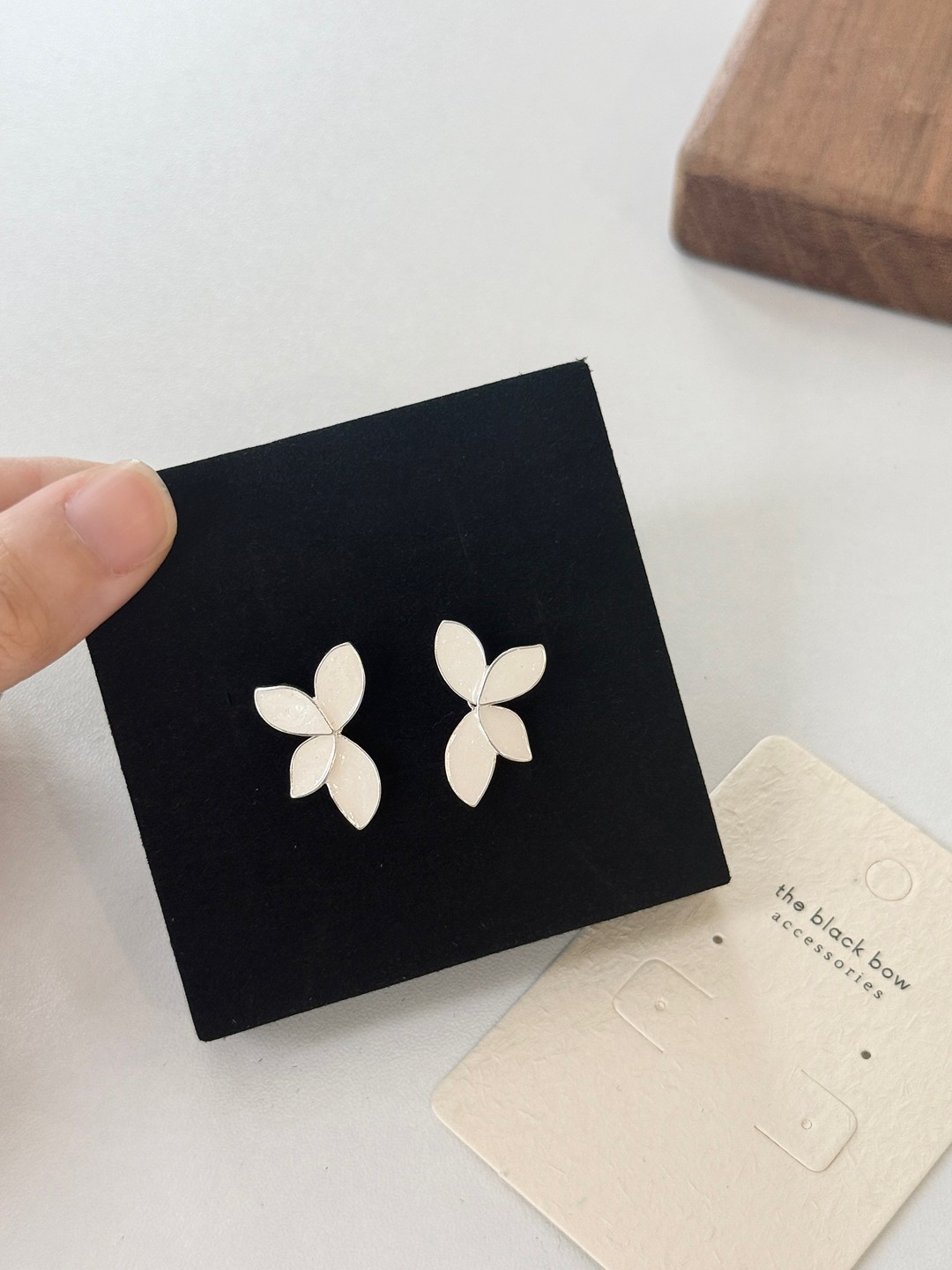Ga-Eul Petal Stud Earrings