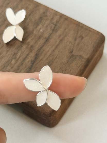 Ga-Eul Petal Stud Earrings