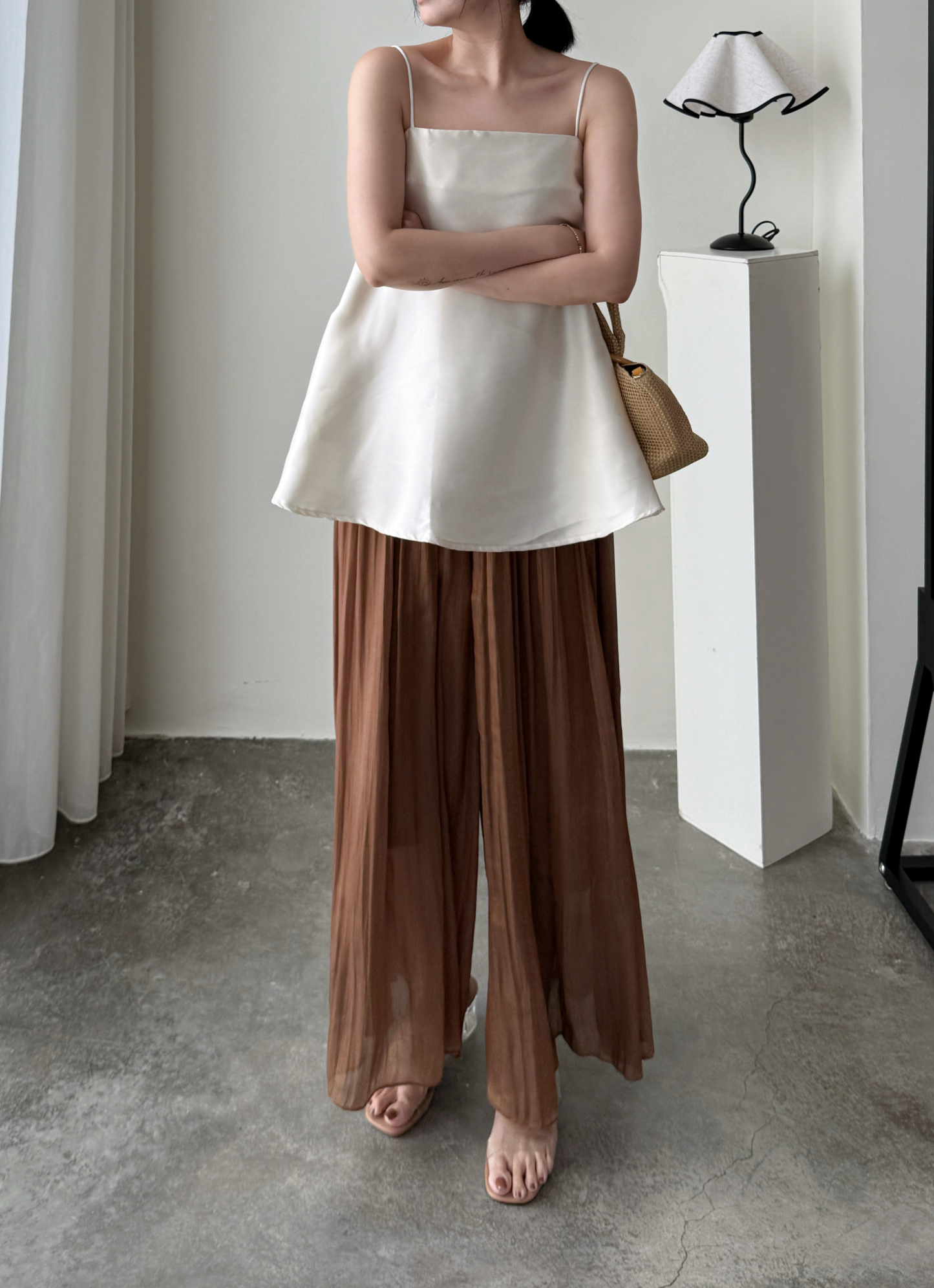 Yun Er Flowy Wide Leg Pants-The Black Bow-