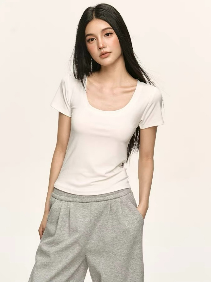 Ondrea Basic Tee