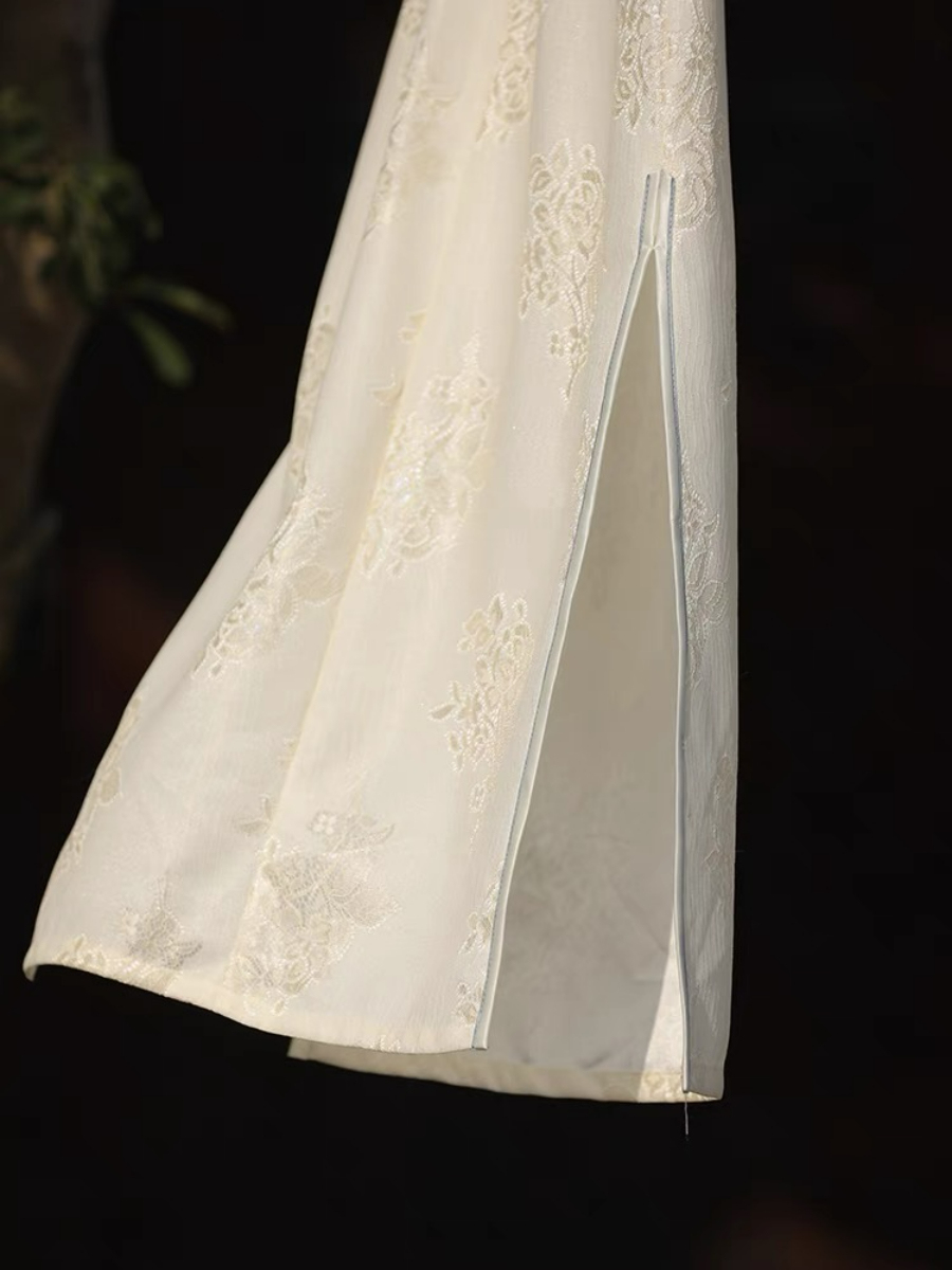 Ya Bing Lacey Cheongsam with Cape-The Black Bow-