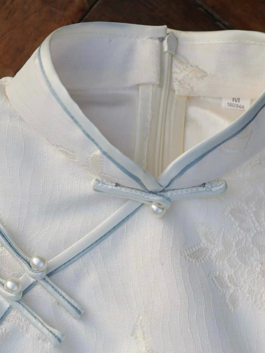 Ya Bing Lacey Cheongsam with Cape-The Black Bow-