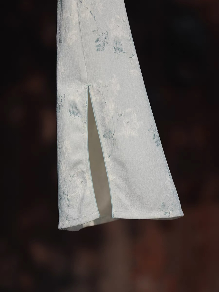 Ya Bo Floral Cheongsam-The Black Bow-