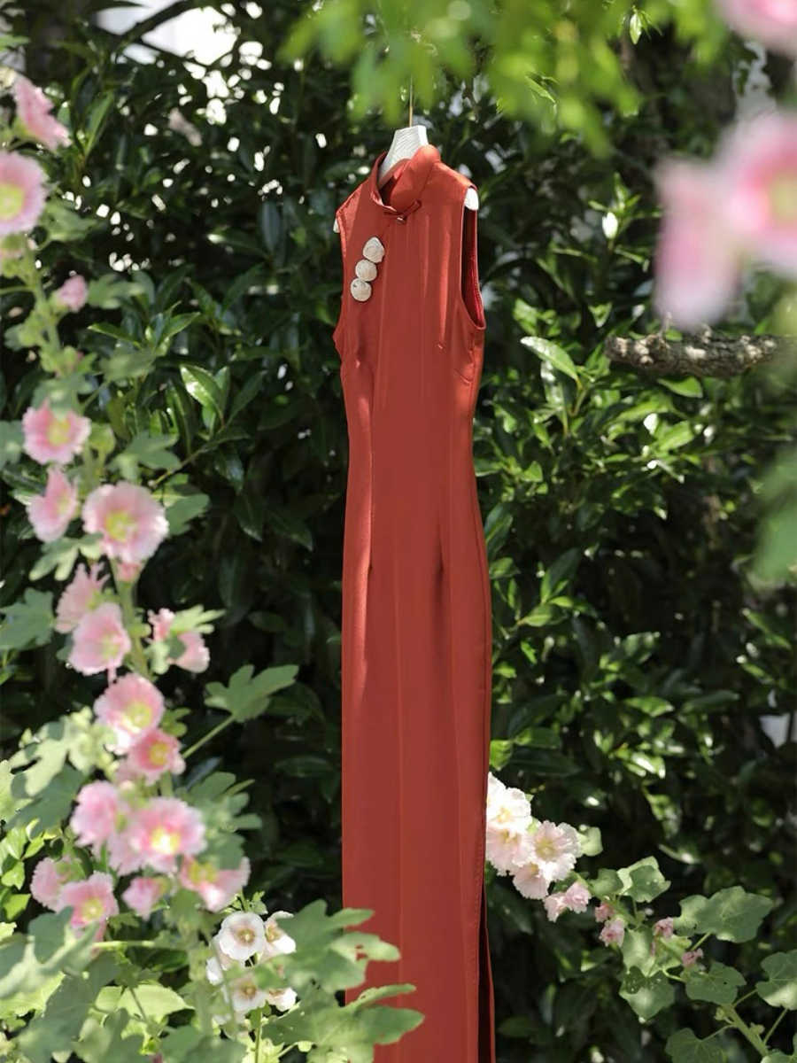 Ya Hong Sleeveless Cheongsam-The Black Bow-