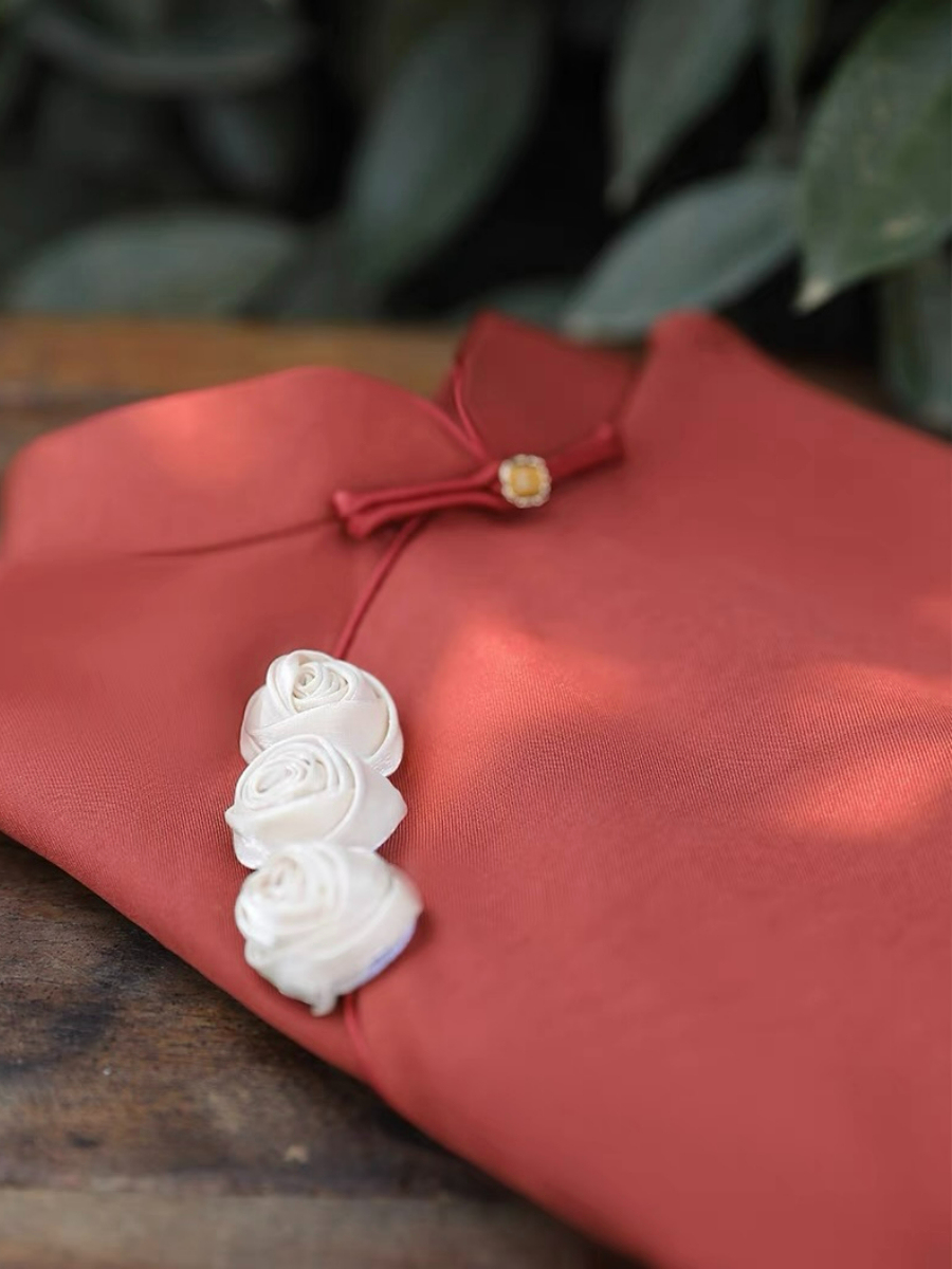 Ya Hong Sleeveless Cheongsam-The Black Bow-