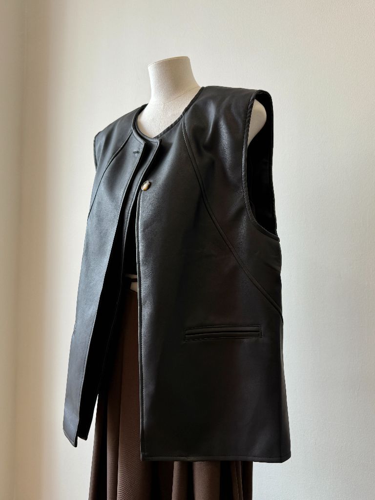 Vicenzo Faux Leather Sleeveless jacket